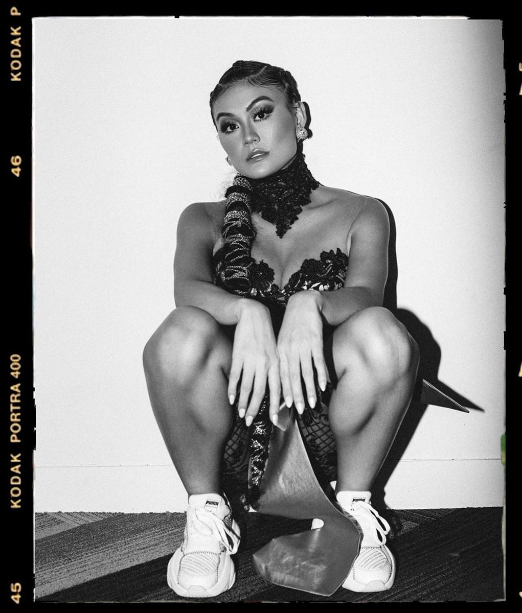 iHeartRadio's tweet photo. Hi @agnezmo! Quick reminder that I love you so much. 🖤 https://t.co/7kKioj3sOZ