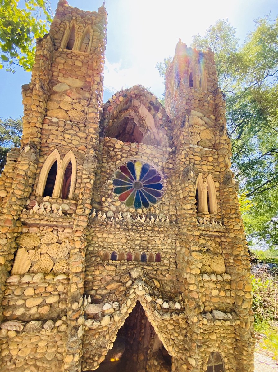 LizzieAnnePerez's tweet image. Pssst.......don’t forget to breathe deep, take in the sun, and see something new. Life will resume all too soon and the pace will pick up, but we can’t take back this moment. #LiveSimple #BreatheDeep #ShineBright #GATeachers  #JoyfulLeaders @PickensHighGa @NWGAP20 @gadoeworldlang