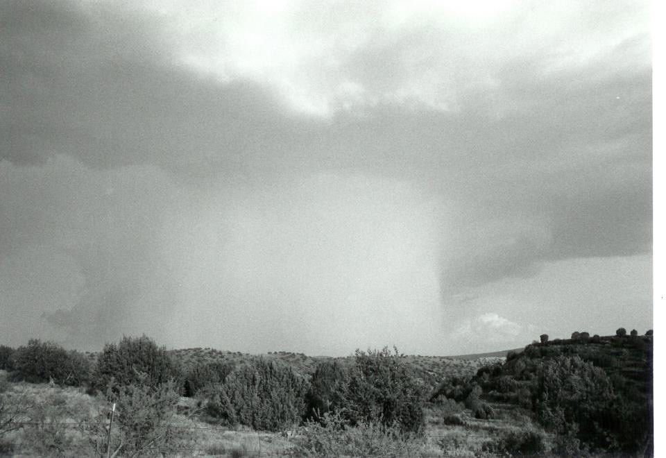 BradleyJayChat's tweet photo. Spooky storm in Sedona. I'm sharing travel photos so we can all get away for awhile. Come on long. Questions welcome. Photo credit: Bradley Jay #BradleyJay #jaytalking #JayCast #JayCation Join me at 7pm at https://t.co/gJOfzyRYGz for a live show. https://t.co/k4am5AWz3g