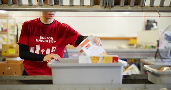 METintl's tweet image. Did you know that  BU Global #DaysofService has been continuing despite challenges due to the coronavirus? Check out all the ways the BU community has been lending a helping hand (or paw 🐾)
buff.ly/3av0oPk