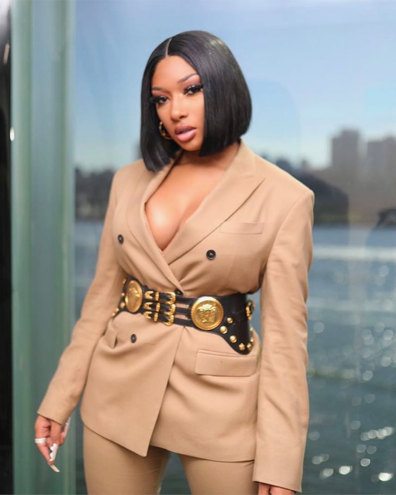 RapUp's tweet photo. Beyoncé and Megan Thee Stallion are donating proceeds from the #SavageRemix to benefit COVID-19 relief efforts in their hometown of Houston https://t.co/4T9AUqzgfy 🐝🐎 https://t.co/o9ad1MnvwI