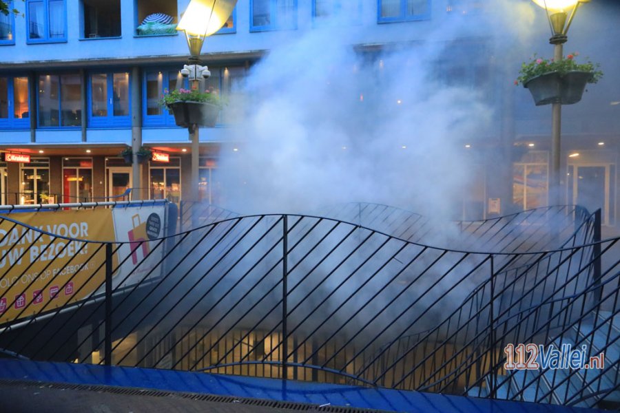 Auto vat vlam in parkeergarage van De Nieuwe Hof in #Amersfoort. 112Vallei.