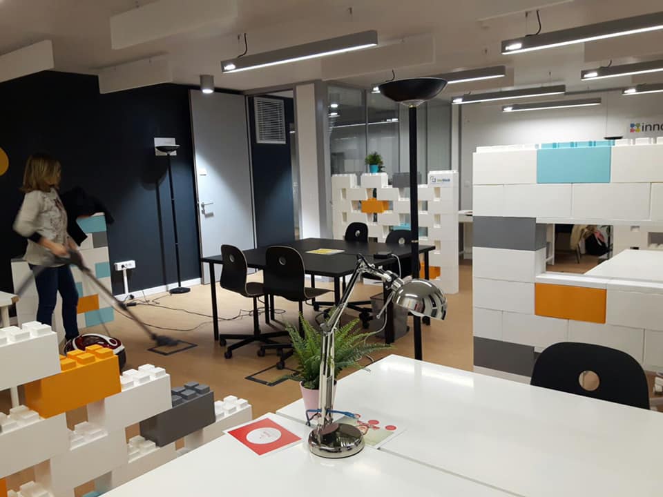 EverBlock's tweet photo. Reopen your office with safety top of mind. Instantly build cool and colorful cubicle dividers, office walls and partitions with our life-size reusable and reconfigurable building blocks.
#everblock #portablewalldividers #officewalls #officedividers #temporarywalls #portablewall https://t.co/7qEwjts8wb