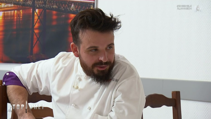 Fabienhub's tweet photo. - Si tu veux, on peut faire un resto avec le thème pirate. T'as déjà un œil en moins. 
#TopChef https://t.co/VFfY5s5xKy
