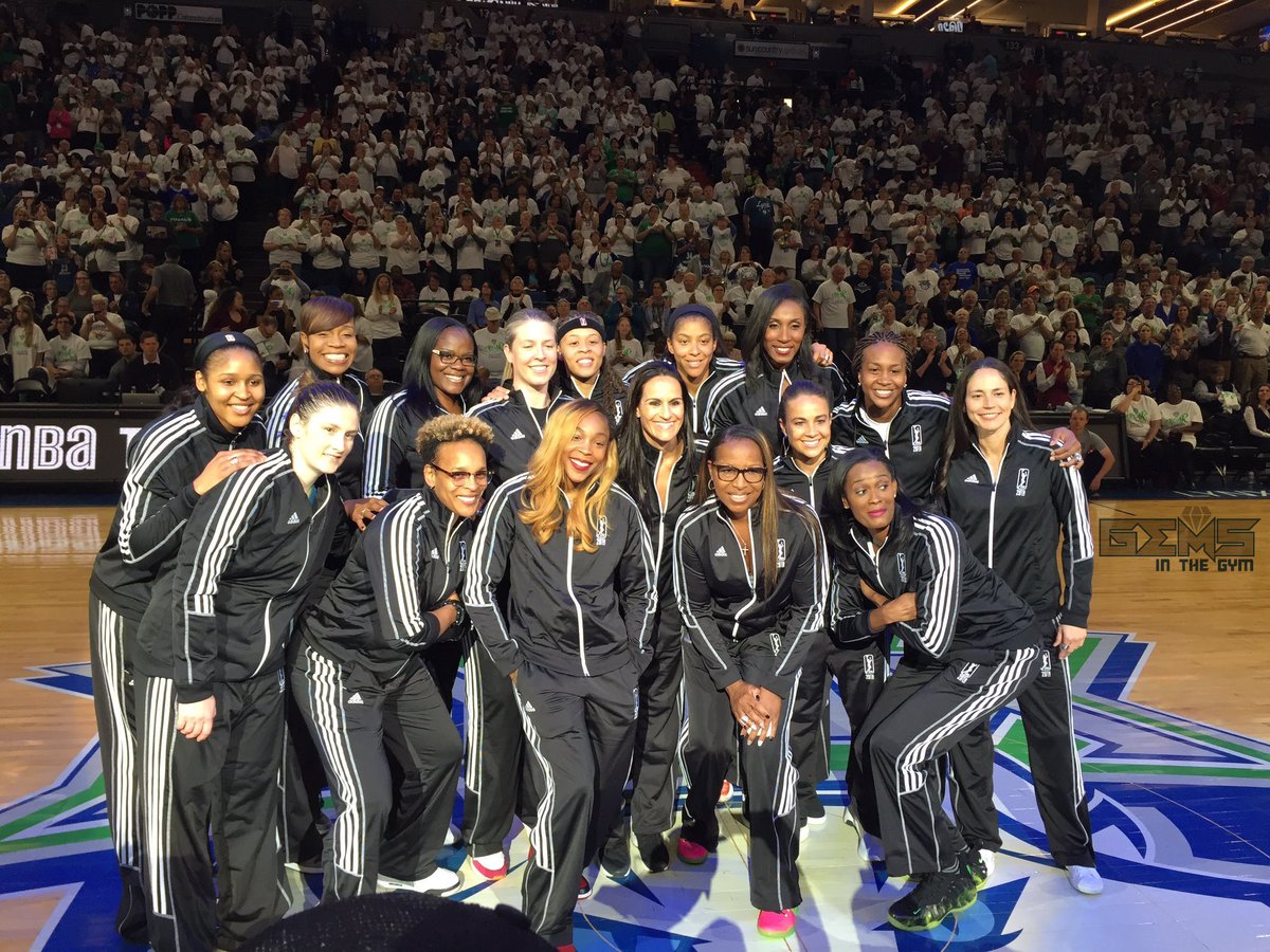 gemsinthegym's tweet photo. The first grassroots level baller to correctly identify all these @wnba ballers will win some #gemsinthegym merch๐
RETWEET AND SUPPORT!
#reptheW #wnba #legends #wnba https://t.co/KpLZ4liX2Q