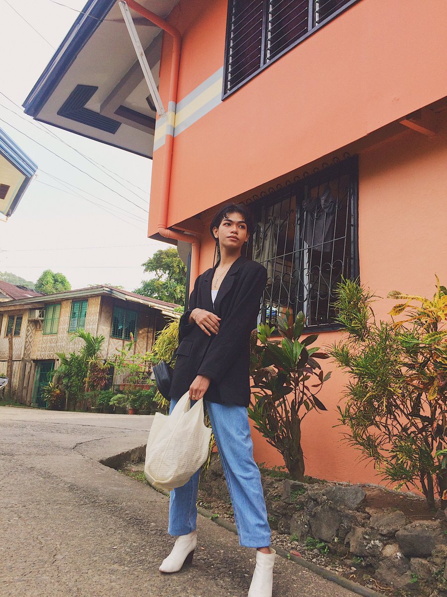 shedreamdaisies's tweet photo. #QuarantineOutfit β€οΈβ€οΈ
Gustooo ko lang magganito itβs me and free heheh βkunyari naggroceryβ haha Inspired by @mimiyuuuh ohhh yeahhh #OOTD #fashionaddict #style #Fashionista #labangurl https://t.co/5fONWenEfB