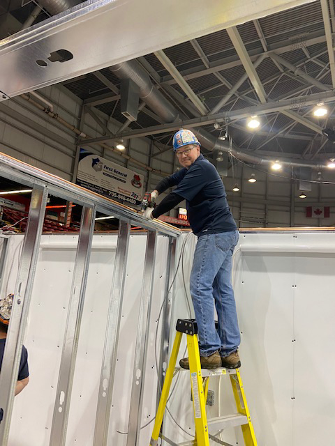 Class1Inc's tweet photo. Today our team is installing oxygen pipeline at GFL Memorial Arena in Sault Ste. Marie which will be used as an alternate hospital site if the capacity at Sault Area Hospital is surpassed to help support the community’s ability to respond to COVID-19.

#strongertogether #medgas https://t.co/RTMBCGNCTn