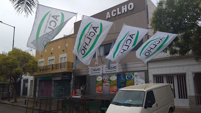RealpolitikFM's tweet photo. PIDEN APERTURA GRADUAL DE COMERCIOS EN LOS HORNOS
AHORA #RendicióndeCuentas | Luis Rosas, presidente de la Asociación Comercial de Los Hornos (#ACLHO), habla de la problemática económica que azota al sector comerciante de la localidad platense.
https://t.co/a1DOKF4TRO 💻 https://t.co/62OoNs6yQf
