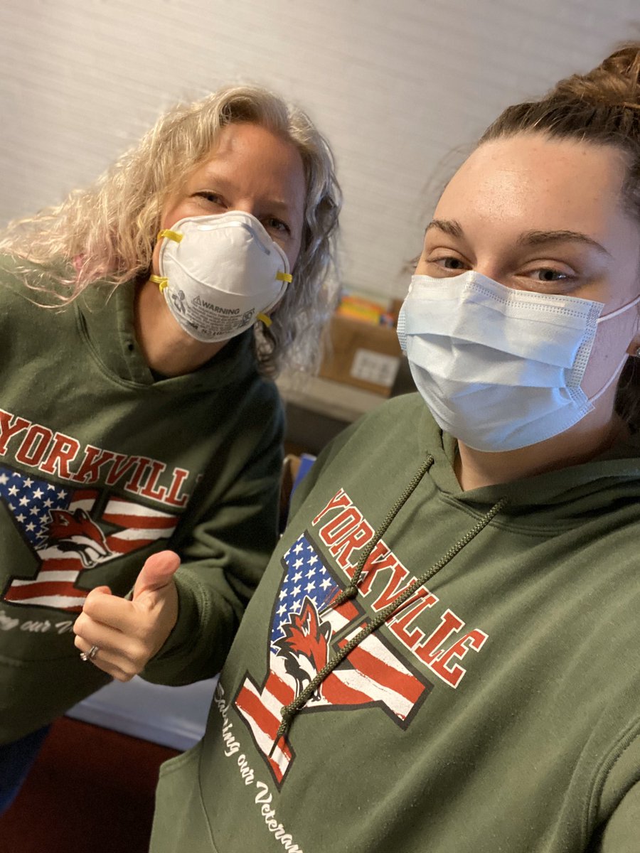 rabednarcik's tweet photo. Hey all you cool cats &amp; kittens, @ElaSauter &amp; I are passing out books for bookmobile today! Have your filled out your form to pick up your book yet? #oneyms https://t.co/wY3r1v6LEs