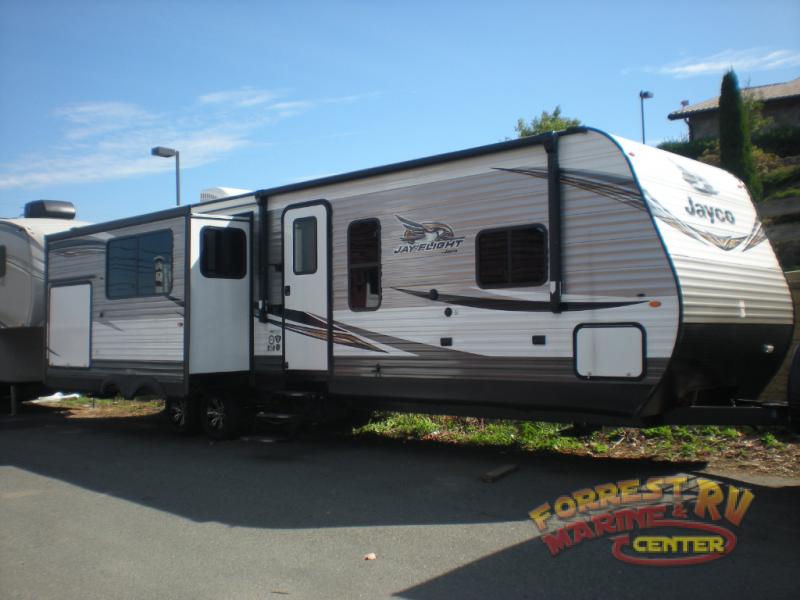 ForrestRVCenter's tweet image. If you are looking for a spacious camper for the family at a great price look no further than this 2019 Jay Flight 32RLOK! 
More info 👉bit.ly/JayFlight32RLOK
#Outdoors #Camping #CampingVibes #LetsJayco