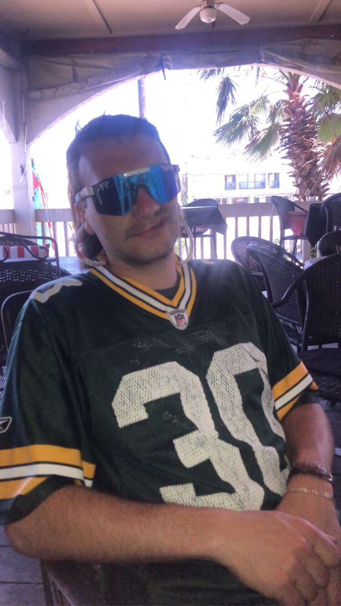SAPlenge's tweet photo. @MorganWallen This has been the look for the last 3 1/2 years. https://t.co/SKUdR2CYCp