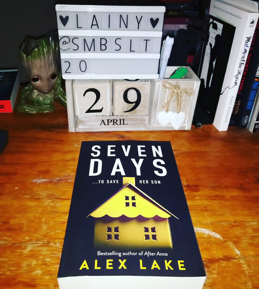 smbslt's tweet photo. #incoming #bookpost this was a #bargainbuy only ยฃ2 including p+p #paperback #book #SevenDays by #author #AlexLake #HarperCollins #HarperCollinsPublisher https://t.co/klmlCHVdKc
