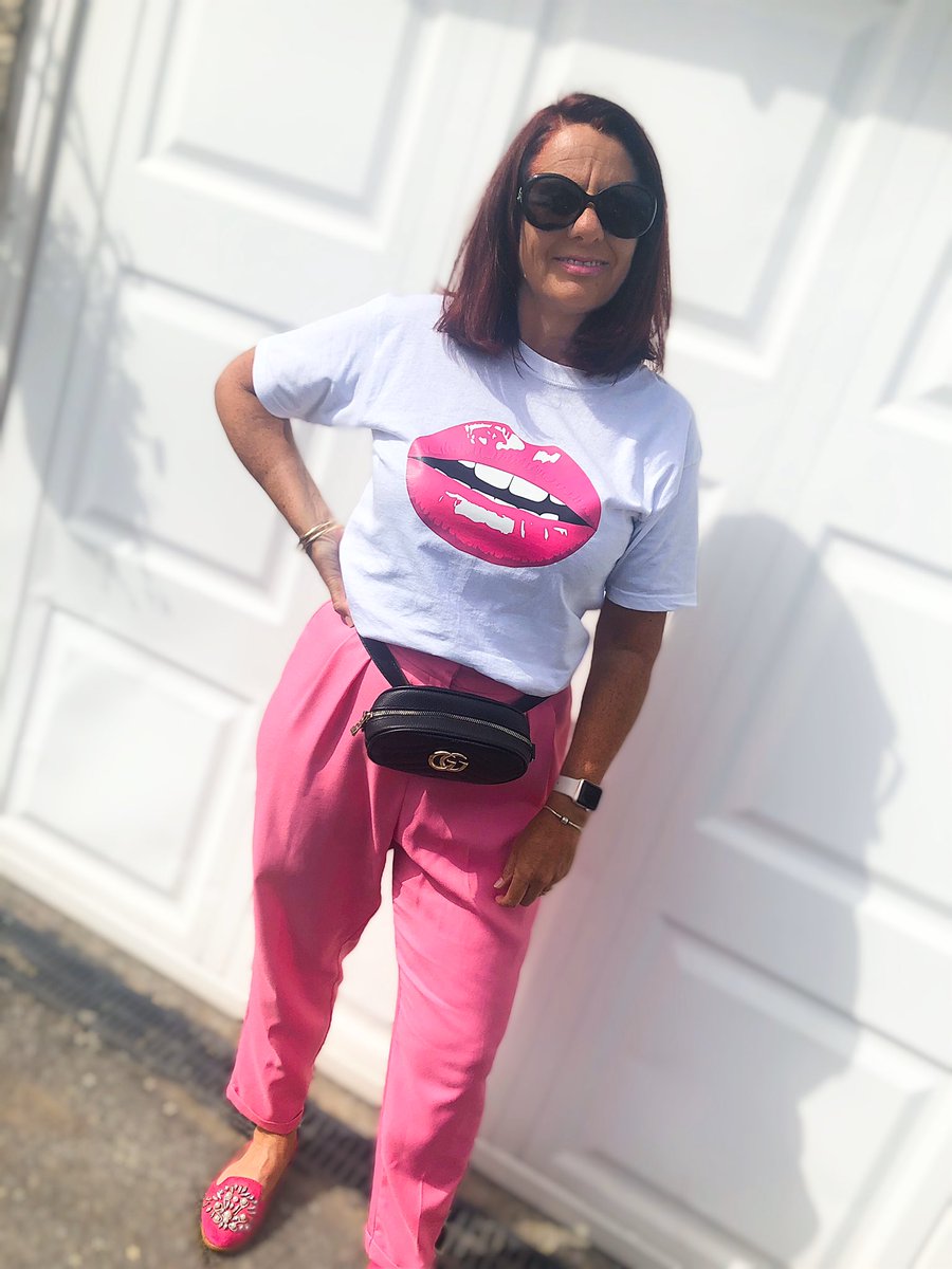 Fearlesscustom's tweet image. Our pink lips print will brighten up your wardrobe 😍💓

Shop here 👇🏼
fearlessalice.co.uk/shop/clothing/…