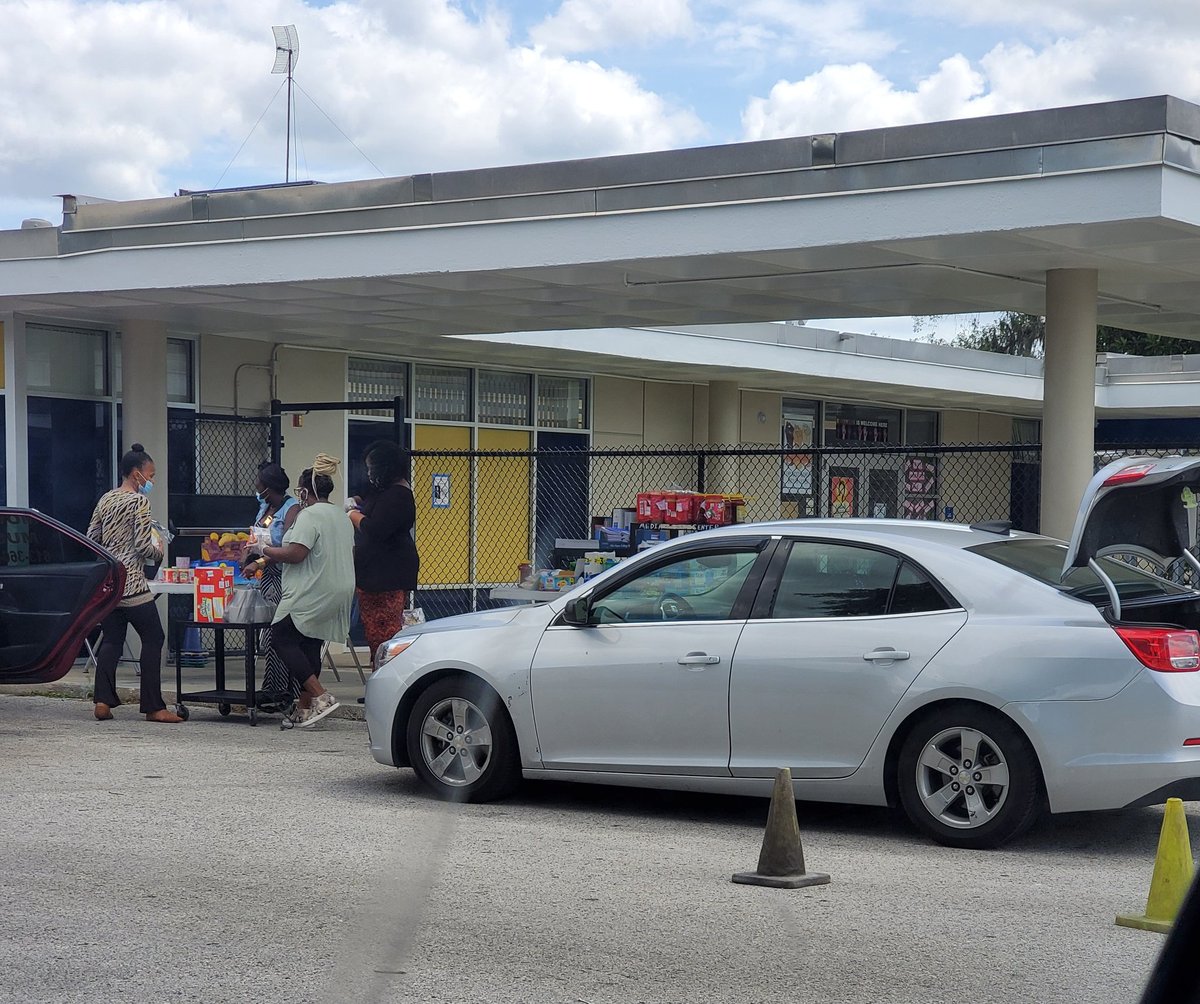 MrLcsmith's tweet photo. #ChangeLooksLike this! People talk about leadership... I can show you leadership! The wonderful leadership team working together to support families, build up and renew confidence in the community school, & recognize human connection is greater than what separates us. @HCPSAdams https://t.co/n9DhPAfDem