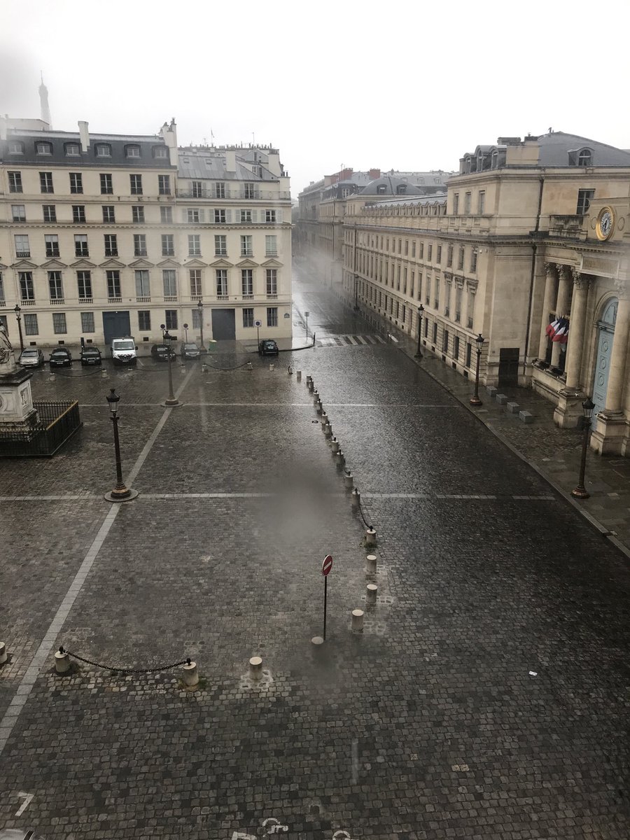 6mon2paname On Twitter Rt Yvespdb Paris Sous La Pluie Il Y A De Jolies Photos A Faire Mais Finalement Le Confinement Est Une Bonne Chose Paris Https T Co Zoa6cozju4