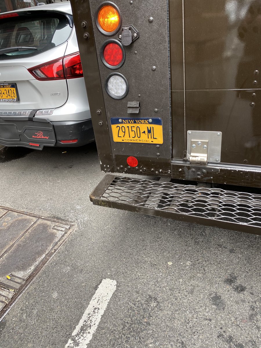 darcysings's tweet photo. #ups driver blowing us off ...
Nice customer service... https://t.co/iAqDqcqSLr