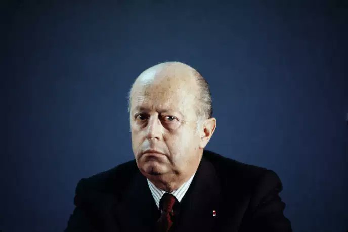Srnsky était le responsable local de l'UNR, le parti gaulliste. Il était un proche de Jacques Foccart, homme de main de De Gaulle, connu aussi sous le nom de « Monsieur Afrique ». Ces deux là furent d'ailleurs les 1ers acteurs des atrocités commises lors de cette période.