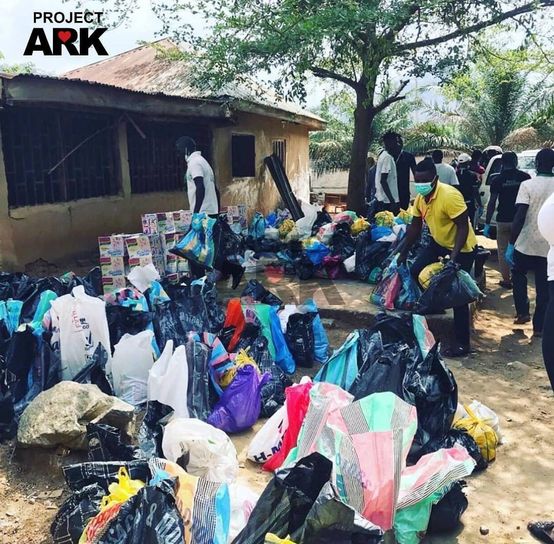 incubatorafrica's tweet photo. "We believe in generosity. We believe in community."
Thank you to our volunteers + sponsors, both old + new, without you, all this wouldn't be possible.
#IncubatorAfrica
#TheProjectArk
#CitizenForCitizen
#EbenezerCareMissions
#Unilever
#Abuja
#Bwari
#Community
#TheGiveChallenge https://t.co/A0Q1mYnKvs