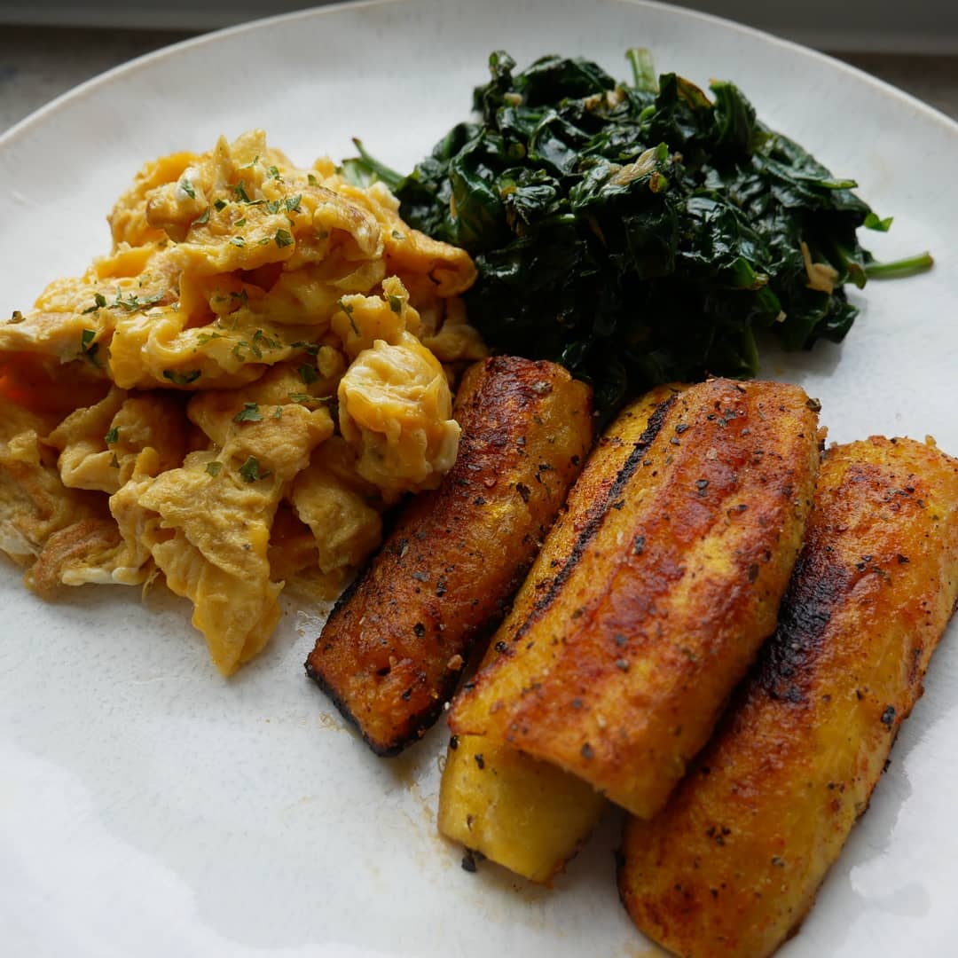 SmearedApron's tweet photo. #schnell #simple evening delight! Grilled sweet plantains with scrambled eggs & garlic spinach. Nothing fancy, but oh so tasty. (That's how I like it ๐๐) #foodie #food #foodjunky #healthyeating #smearedapron #lecker #immeressen #grabyourfork #foodlovers #dontcrowdme #bloglovers https://t.co/3hBXAWutiV