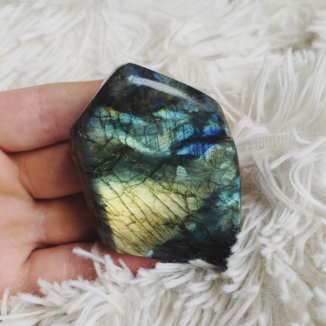 💕 <a href="/artbyjacstudio/">ArtByJac</a> x <a href="/alexapaniccia_/">⋆ lex ⋆</a> GIVEAWAY 💕

🌟 the starry night bundle 🌟

Thanks for selling us out! Winner gets these Labradorite starburst dangles + this Labradorite freeform!

To enter:
•follow <a href="/alexapaniccia_/">⋆ lex ⋆</a> &amp; <a href="/artbyjacstudio/">ArtByJac</a>
•RT this tweet

Ends tomorrow @ noon EST