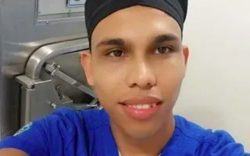 ContraReplicaV's tweet photo. #INCREIBLE I A un joven enfermero de #COVID19 en Hermosillo, le pidieron que desocupara su departamento debido a su profesión. Son casos de discriminación contra personal de #Salud que continúan en el país #CuidarteEsCuidarnos #PoderosoPersonal
👇👇👇
https://t.co/pjaOtNu1ZF https://t.co/hL2ECWnsnO