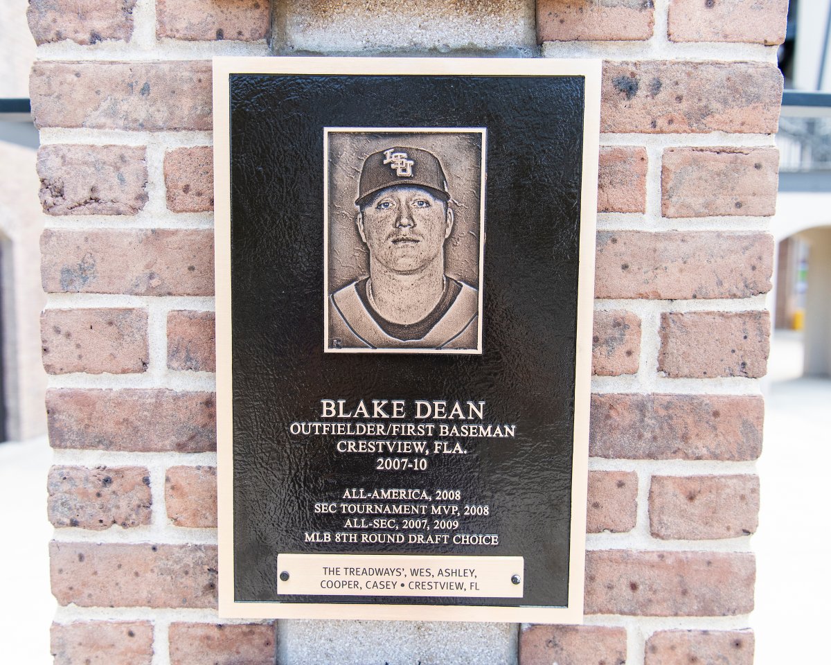 11 Years Ago on This Date 🗓️ 4/29/09 - <a href="/LSUbaseball/">LSU Baseball</a> hits four home runs vs. <a href="/GreenWaveBSB/">Tulane Baseball</a> ... in one inning! <a href="/bdean34/">Blake Dean</a> and <a href="/Ryan_Schimpf/">Ryan Schimpf</a> each blast two HRs in a 10-run fifth inning in the Tigers' 13-2 win!
lsul.su/35hED4y