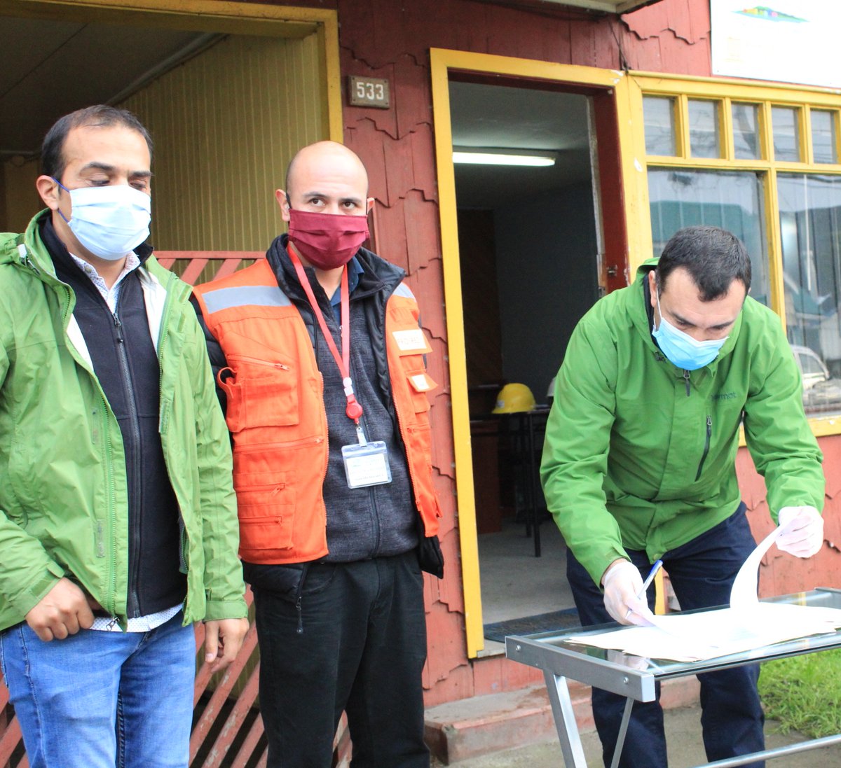 <a href="/CastroMunicipio/">CastroMunicipio</a> tendrá 100 por ciento tecnología LED en sus calles. Alcalde Juan Eduardo Vera firmó convenio con empresa privada para la mantención y recambio de las viejas luces de sodio.
castromunicipio.cl/?p=9142