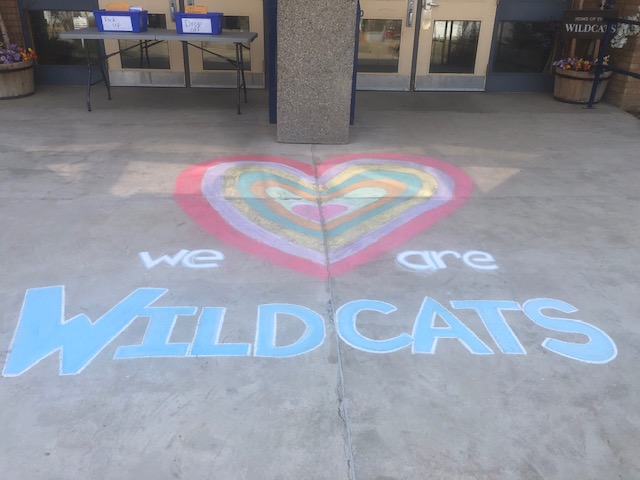HPSWildcats's tweet image. Our staff continues to send positive messages to our students - this time our instructional assistants put their art skills to the test with a chalk message on our front steps. #ABLearningAtHome #btps28