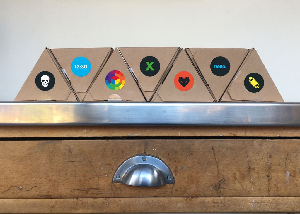 LookLearn's tweet image. Packaging up our posters makes us happy. Can you guess which of our posters are inside these tubes?

#primaryschool #earlylearning #earlyyearseducation #playingislearning #learningathome #homeeduk #posteraday #graphicindex #printsforkids #kidsroomdesign #interiorforkids