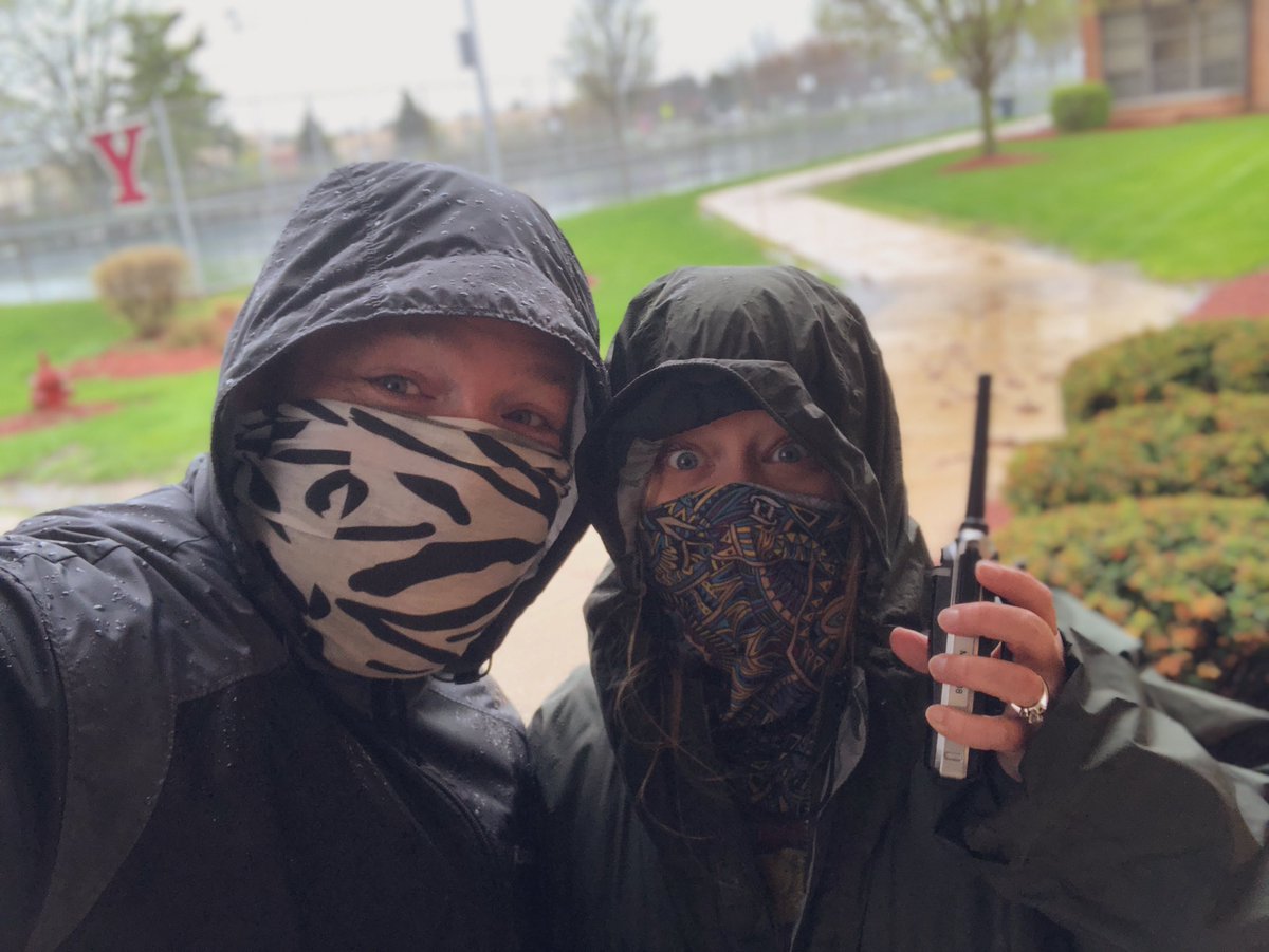 LBookends's tweet photo. Another day of Bookmobile fun! Rain or shine, we’ve got your books waiting for you, Y115 kids! 📘@kbannon1 https://t.co/KwXaxGMU5x