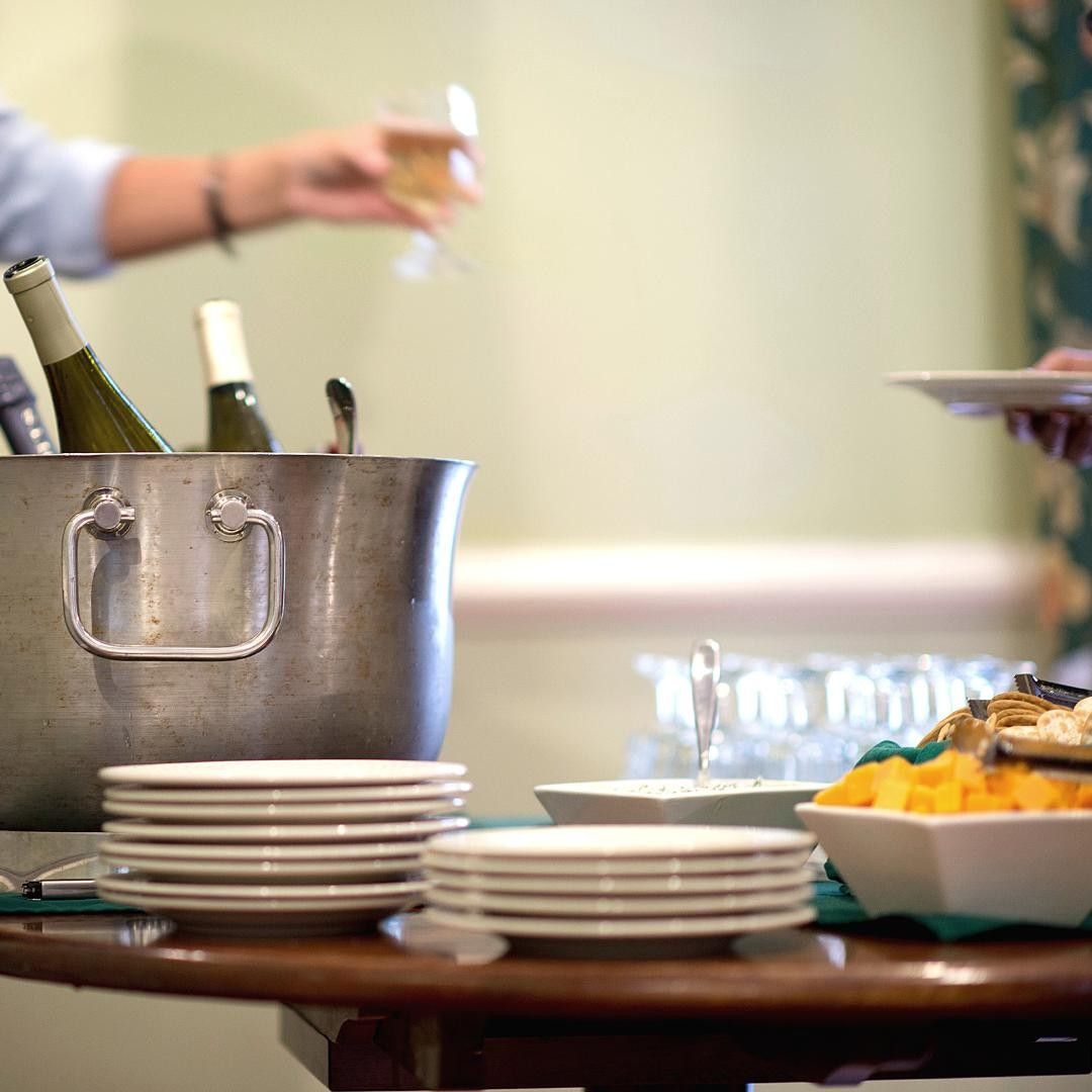 FultonLaneInn's tweet photo. Enjoy thoughtful amenities in the heart of downtown Charleston! #FallintoFulton https://t.co/3g9cGwdItS