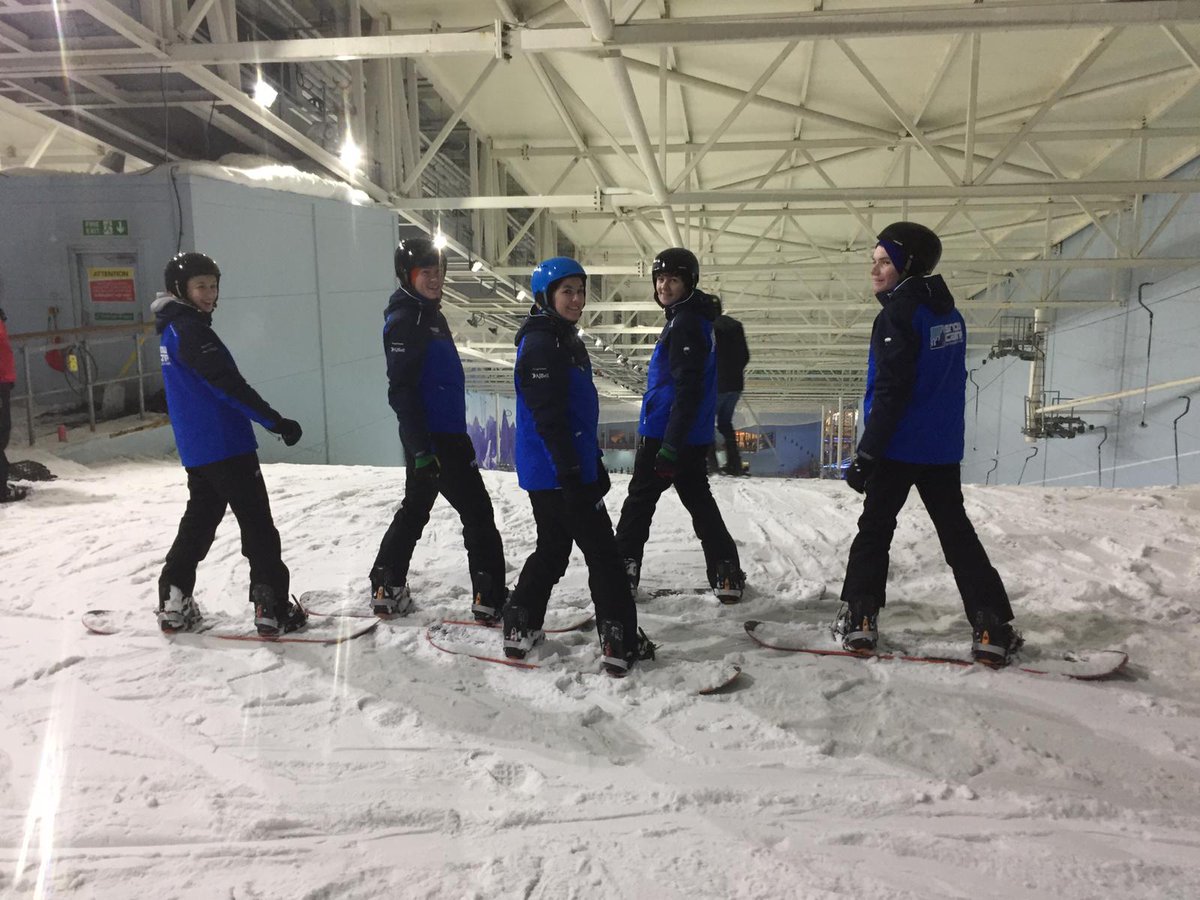 SnowCampInfo's tweet image. There is less than a week until the Snow-Camp Alpine Evening! 
Join over 400 guests at our free to attend virtual event, for a brilliant night hosted by the stars of Ski Sunday.🌟⛷️  
To RSVP visit snowcampalpineevening.com and we will see you there!✨❄️🌲