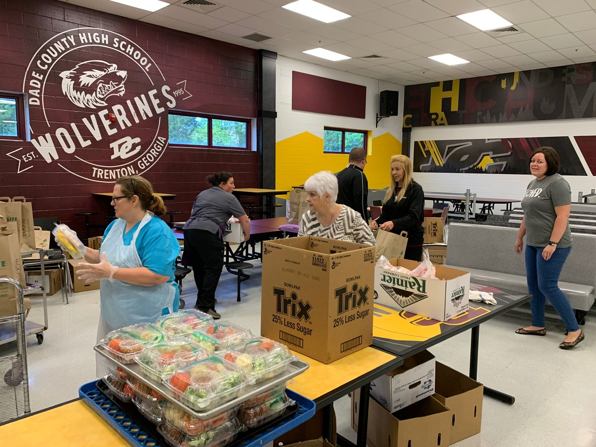 dade_schools's tweet photo. And, that's a wrap! Thank you, @Dadenutrition #SevenDays #OneDelivery #BeautifulLunchLadies #OurSNPRocks https://t.co/7im663Kt7U
