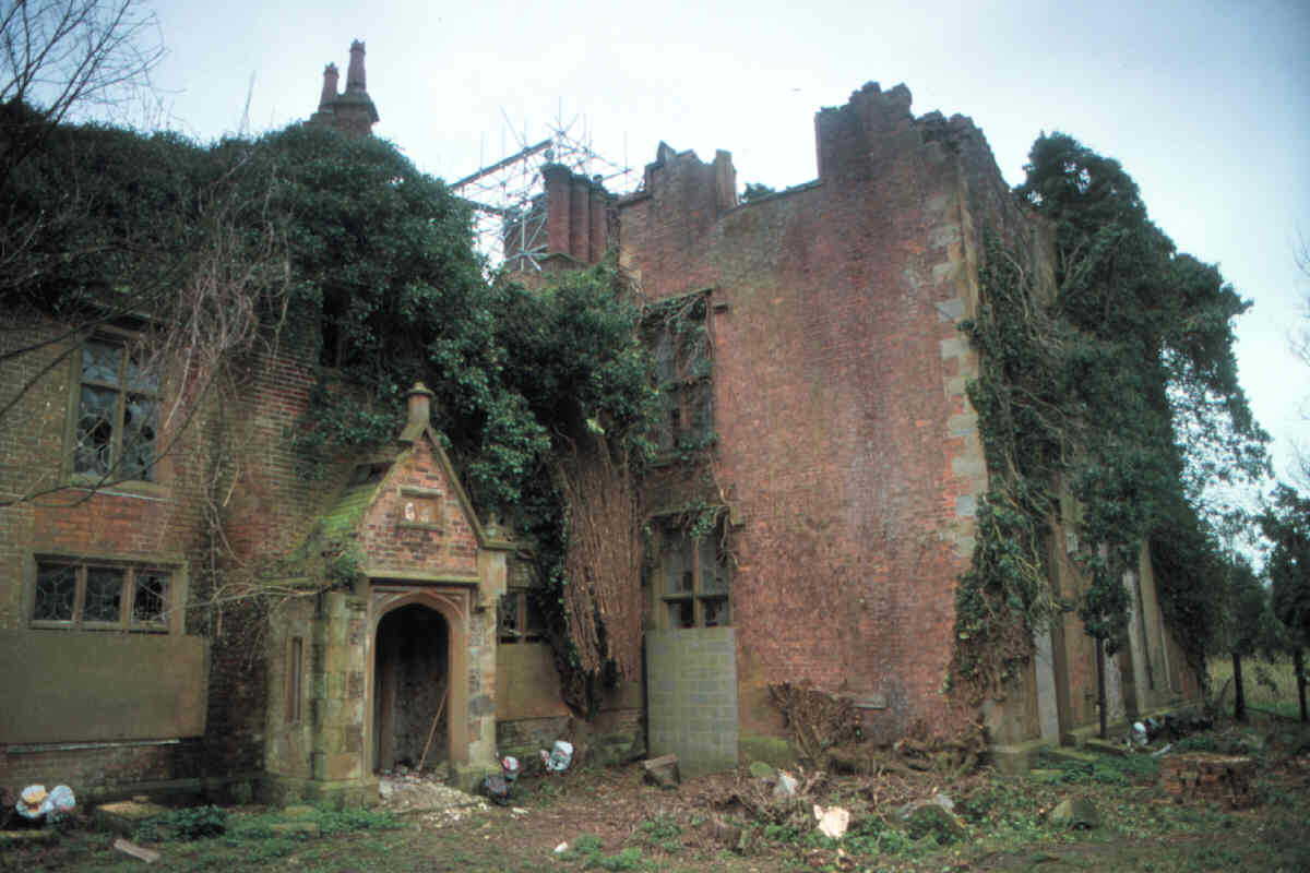 13/  @bank_hall A Jacobean house in Lancashire. Built in 1608 and sadly vacant since 1972. Vandals have helped the house deteriorate to a very sorry state. A local action group has helped save this house which is now being restored.