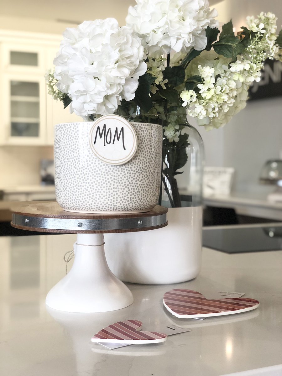 It’s almost May which means it’s almost Mother’s Day! We have cute items just for Mom in our store 💐