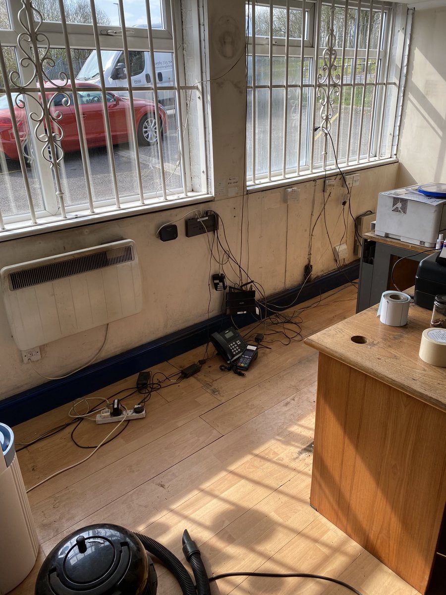 bobfarnonsltd's tweet photo. Things are looking a lot cleaner and smarter in the office ⁦@bobfarnonsltd⁩ ⁦@BiGDUG⁩ https://t.co/KCzTvbpk6t