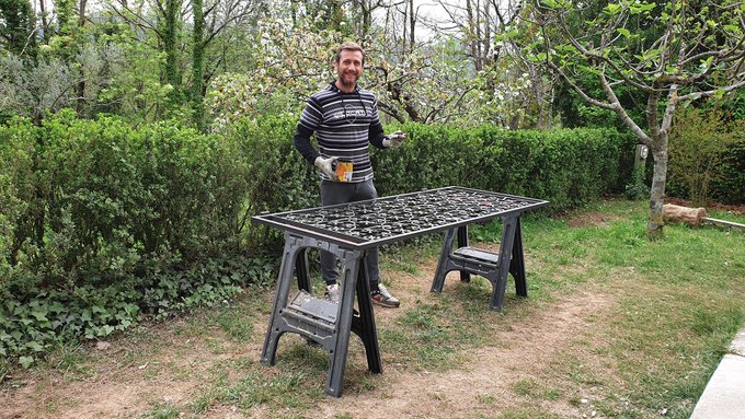 Life in quarantine. New rustic 'look' with a beard and longer hair... what do you think? https://t.c<a href="/tag/happyvalentineday"class="tags"><span>#happyvalentineday</span></a>