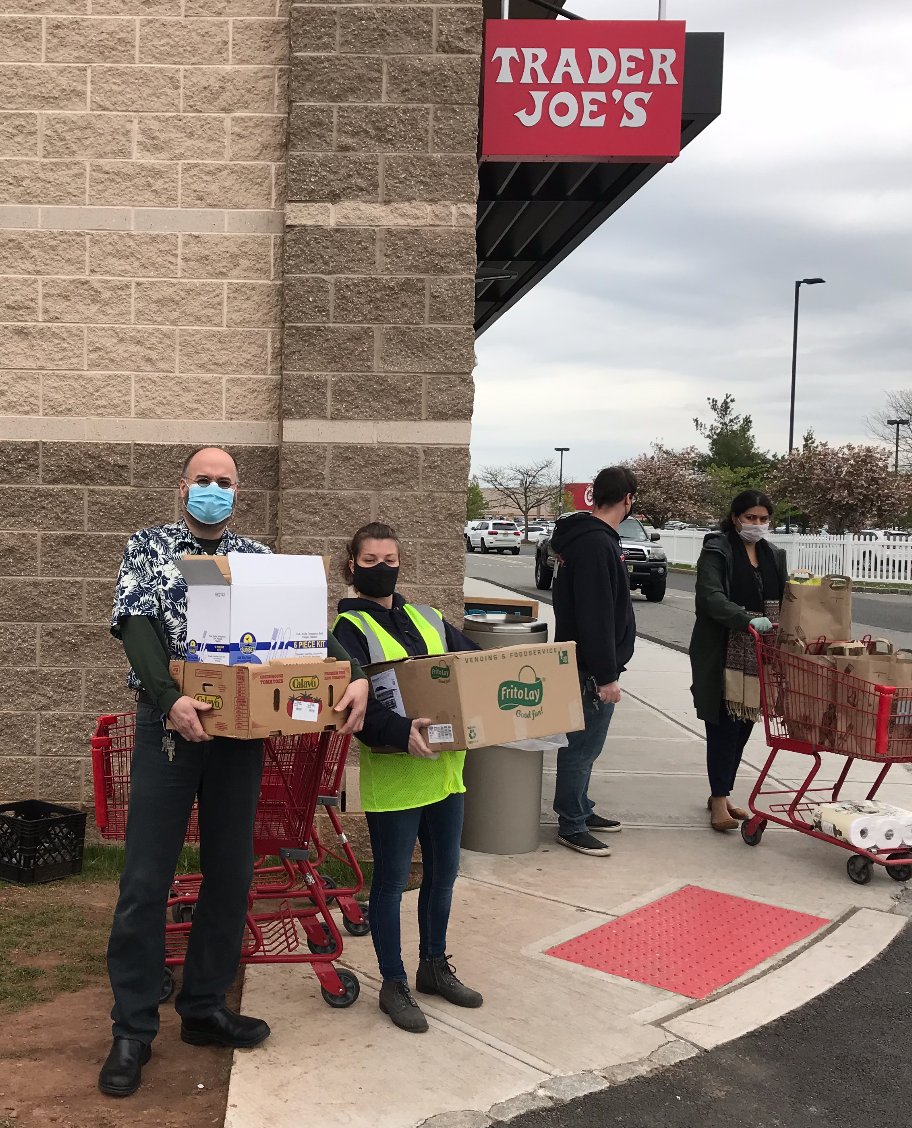 DougFollows's tweet image. Lunchtime in R Village.  We took a drive to visit @BKin118
at Jefferson Health + showed our appreciation to supermarket workers at Trader Joe's in N. Brunswick + Bridgewater.  S/O to @KnightsBrigade for delivery help!  Help us at newbrunswicktakeout.com #feedRvillage