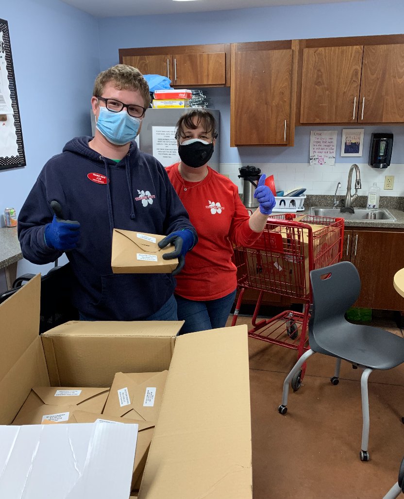 DougFollows's tweet image. Lunchtime in R Village.  We took a drive to visit @BKin118
at Jefferson Health + showed our appreciation to supermarket workers at Trader Joe's in N. Brunswick + Bridgewater.  S/O to @KnightsBrigade for delivery help!  Help us at newbrunswicktakeout.com #feedRvillage