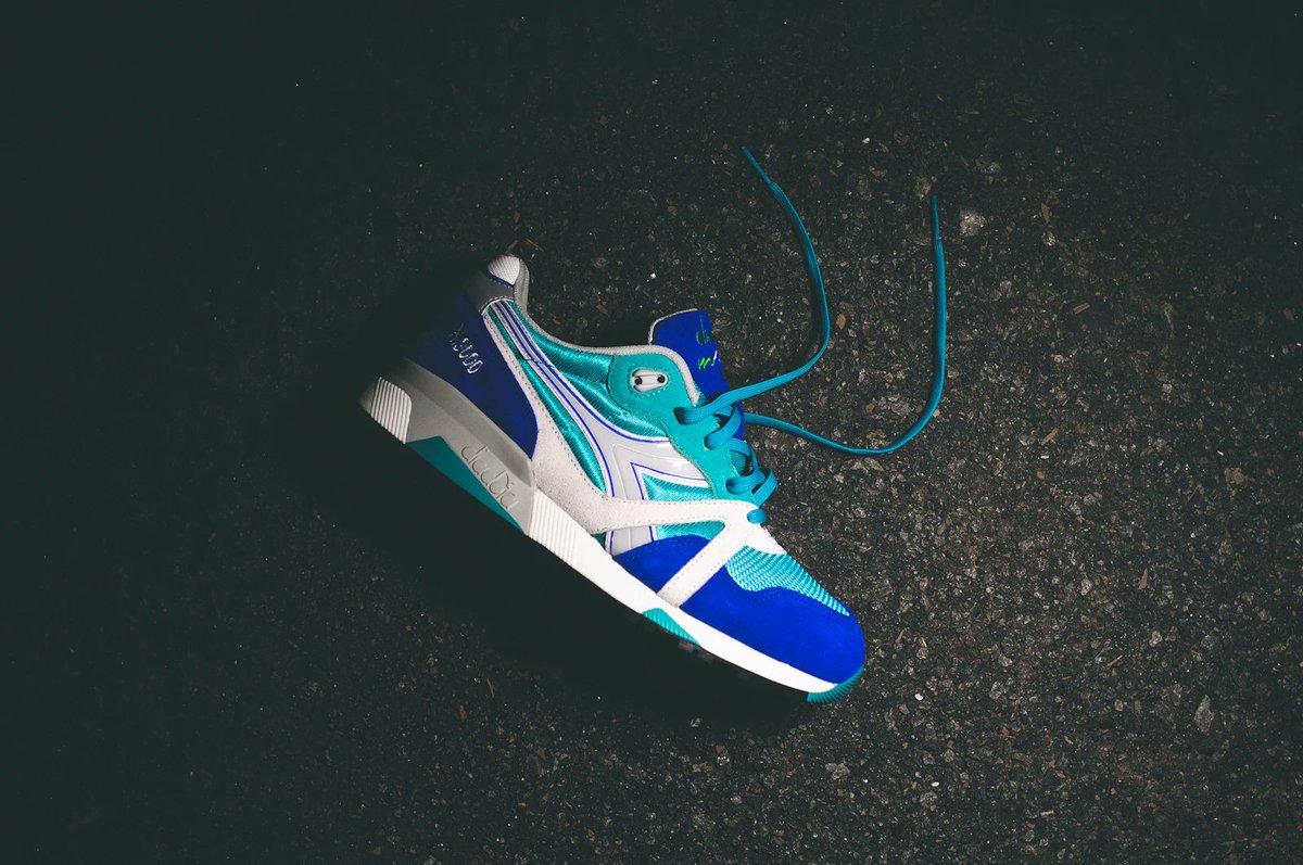 sneakerheadgame's tweet photo. The very first Diadora N9000 - 1990
 
The word Diadora comes from the Greek "dia-dora" meaning “sharing gifts and honours". 
 
If the N9000 gave you superpowers what would they be?
 
#sneakerheadgame #sneakerhead #indiegame #sneakers #n9000 #diadora https://t.co/NnytXYkG4m