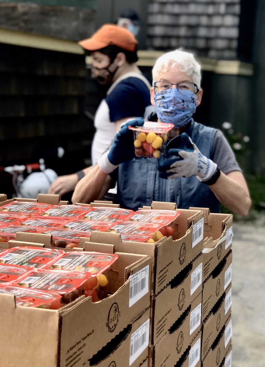 TheFoodPantrySF's tweet photo. The Food Pantry SF is OPEN Sat 12:00 PM for folks in 94107 94110 in SF Está abierto The Food Pantry cada Sab a las 12:00 p regalar víveres Sin registro previo o procedimiento complicado, si Ud vive en el 94107 o 94110 SF Presente a las 12:00 PM a 500 DeHaro p recibir las víveres https://t.co/PMJDfQx7QN