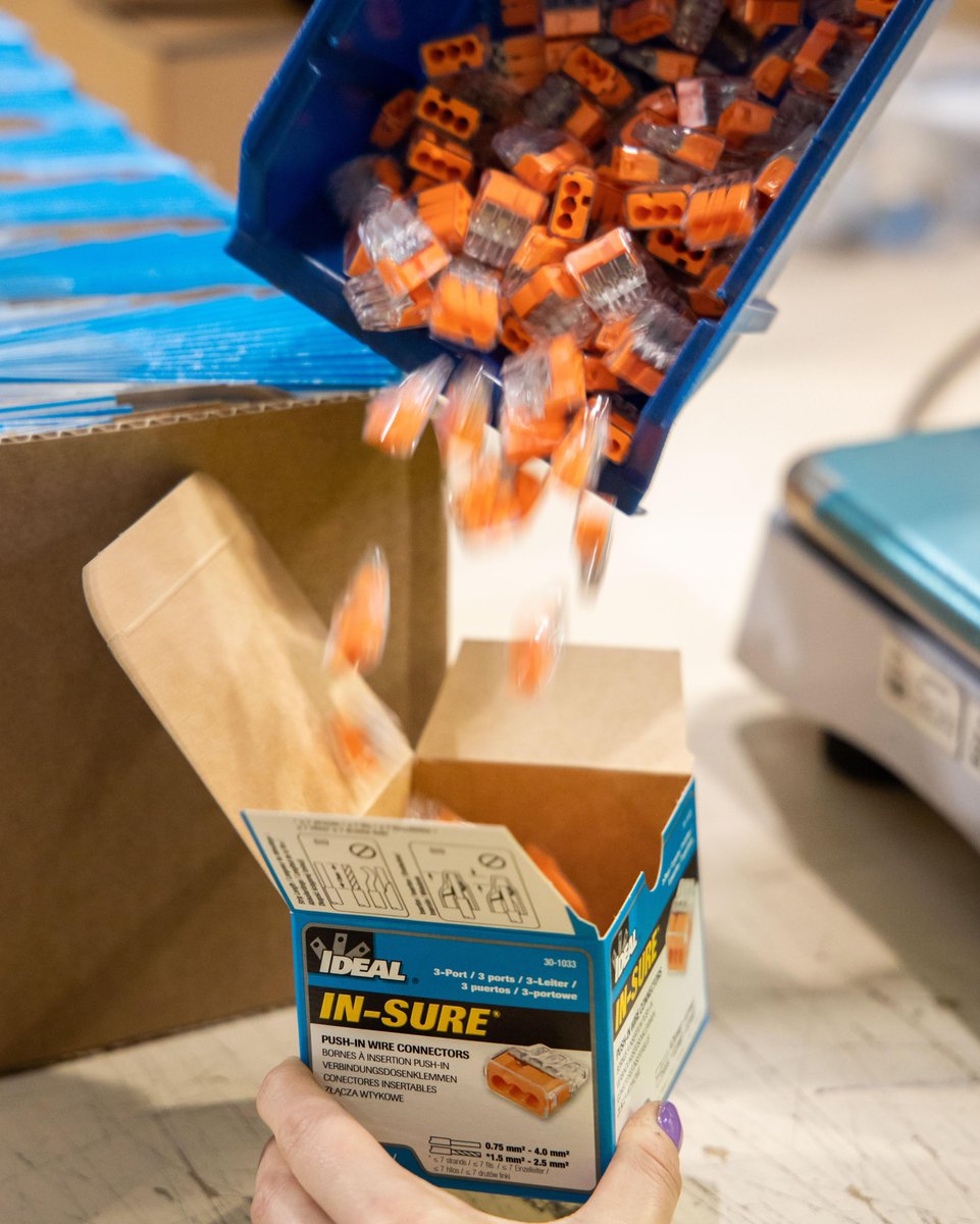 The IDEAL Push-In Connector, for use with solid and stranded wire. Low insertion force for fast, easy connections up to 32A.
#IDEALemea #electrician #apprentice #electricianlife #sparkylife