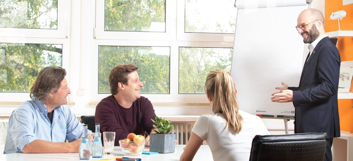 fsbwelfenburg's tweet photo. Lassen Sie sich bei der Planung und Durchführung Ihrer Marketingaktivitäten unterstützen. Wir helfen in einem individuellen #Marketing #Workshop mit strukturierter Methodik eine für Sie zugeschnittene #Strategie zu entwickeln.
→ https://t.co/VDpPMTh9HE
#coronahilfe #coronakrise https://t.co/PdaLgJ9CIJ