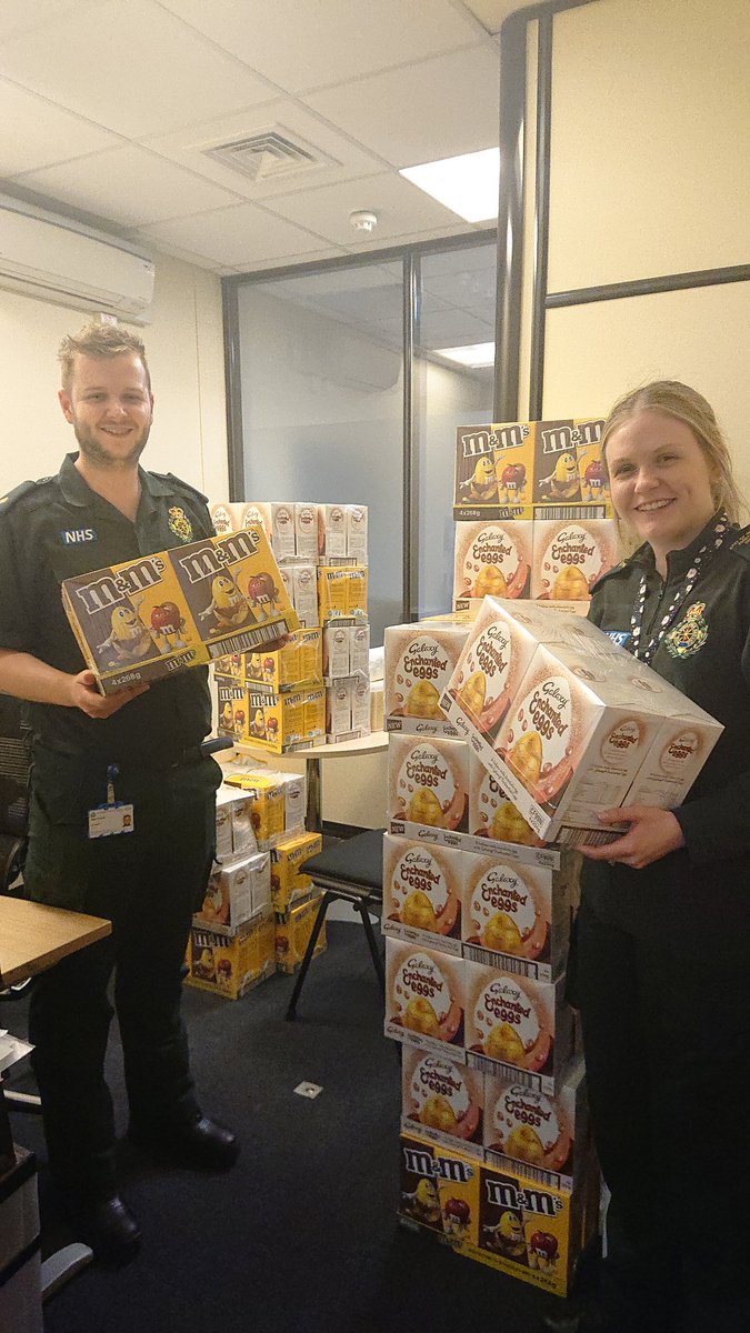 Showing the community some love from @broomfieldnhs sharing our very generous easter egg donation with @EssexPoliceUK and the ambulance teams #msehelpyourhospital #broomfield #community