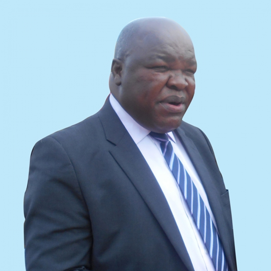 HisInkosi's tweet photo. It is with deep regret to learn the death of our District Commissioner, Mr Thomas Chirwa. The cruel hand of death has robbed Mmbelwa District Council  of a man who was instrumental in spearheading development for our people.  May his soul rest in eternal peace. https://t.co/ywFm3ZDyva