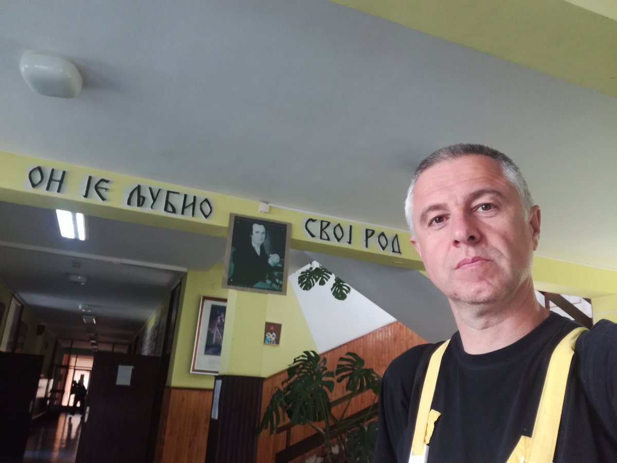 a_lazovic's tweet image. Ekipa Dobrovoljnog vatrogasnog društva Kraljevo posetila Vrbu i dezinfikovala tamošnje školske prostorije #COVID19 #Kraljevo #Vrba #vatrogasci