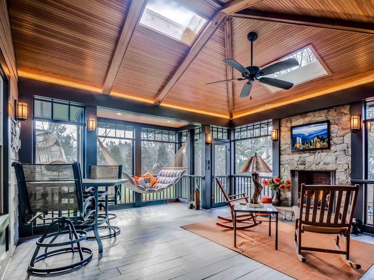 VELUX America tweet media