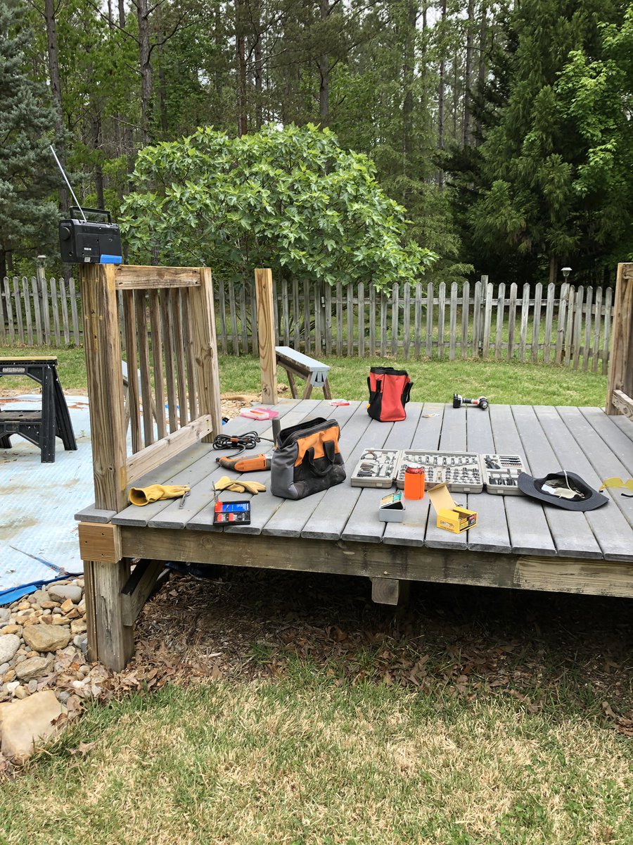 k9kayaks's tweet photo. Getting too dark and windy to work on the pool deck....clean up and be safe Walhalla #DIYDeck #DeckRemodel https://t.co/fZ03Ih46kp