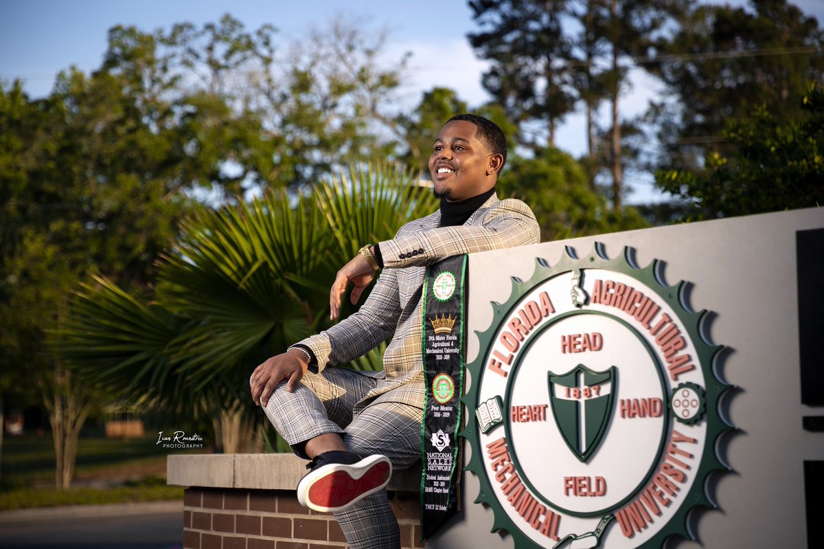 moneymills_15's tweet image. It's hard, but I make it look easy, a crazy achievement 🏦 #22with2 #MBAgrad #HBCUgrad @hbcugrad @hbcubuzz @hbcupulse