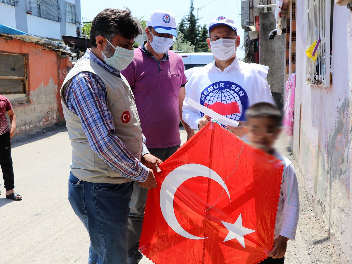 mehmetsezer01's tweet photo. 1-) #ŞimdiVefaZamanı diyerek düştük yollara.

Yine çok ulvi bir hizmet için yardımlaşma ve paylaşma ayı Ramazan'da da sahalardaydık. 
Cumhurbaşkanımız Recep Tayyip Erdoğan'ın himayesinde kurulan Vefa Destek Grupları ve Adana İHH'nın da desteğiyle +++
👇👇 https://t.co/LwkSa5AsN0
